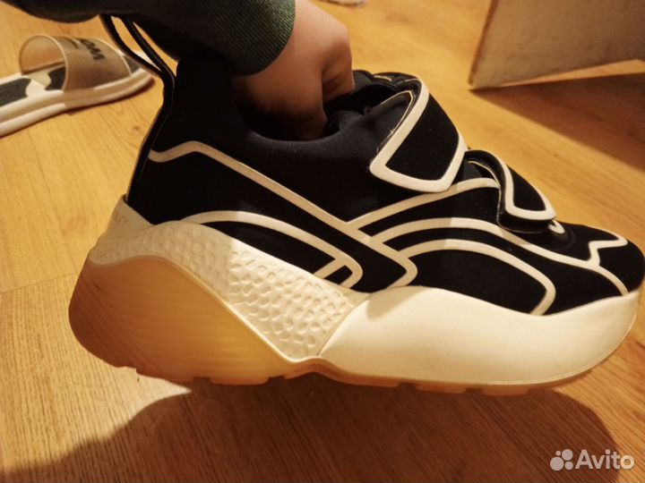 Кроссовки женские 38 размер бу
