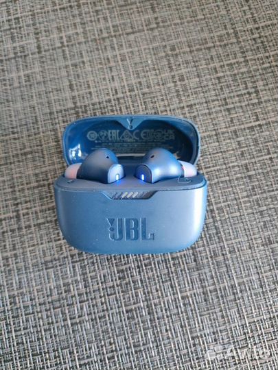 Беспроводные наушники JBL tune 230NC