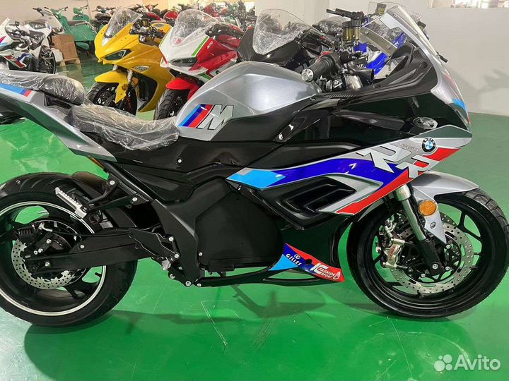Электромотоцикл Ducati Panigale, Yamaha R3, BMW RR