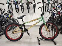 Новый трюковой велосипед Зелено золотой