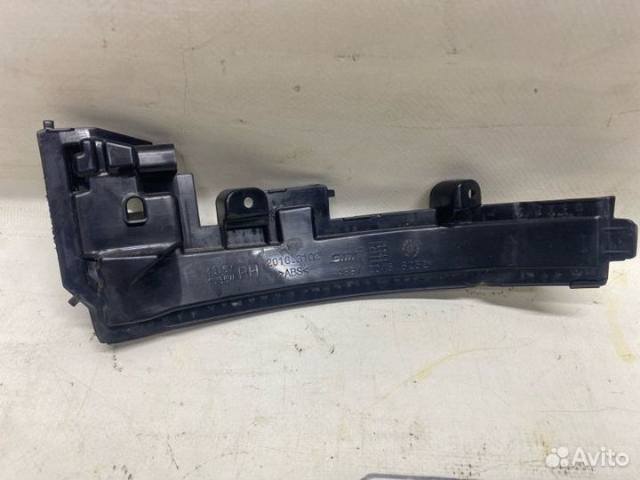 Повторитель поворота в зеркало Land Rover Range