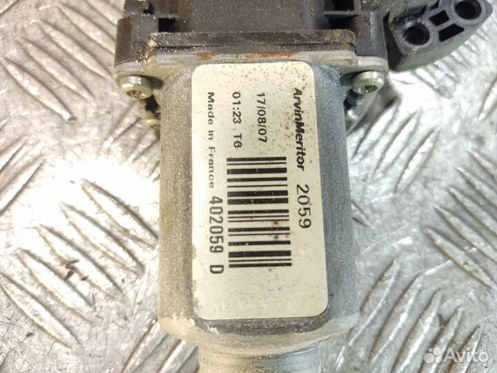 Моторчик стеклоподъемника левый задний Kia Ceed 2007-2012