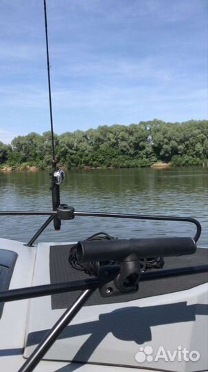 Держатель спиннинга на транец и рейлинг