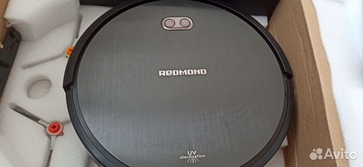 Робот пылесос моющий Redmond 3в 1