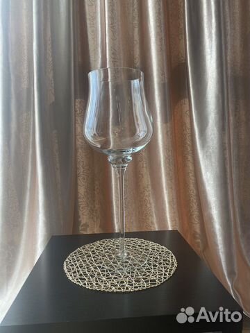 Большой бокал вина
