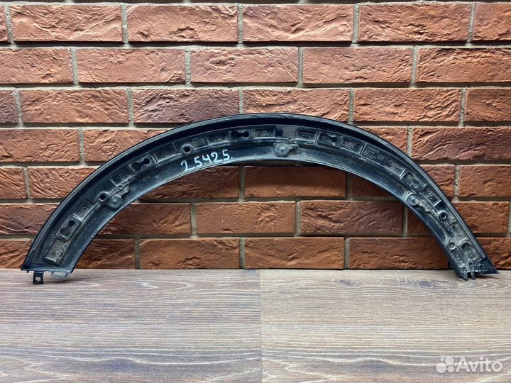 Накладка крыла заднего левого Volvo V60 CC 2018+