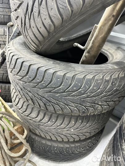 Yokohama Ice Guard Stud IG35 215/65 R16