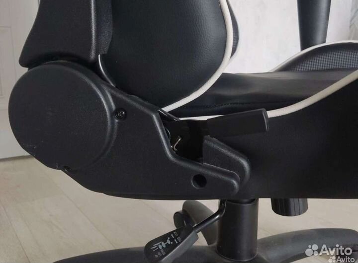 Игровое кресло Thunderx3