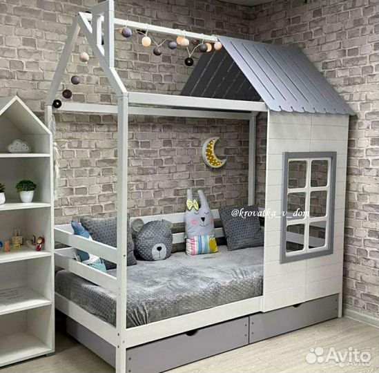 Детская кровать домик в наличии