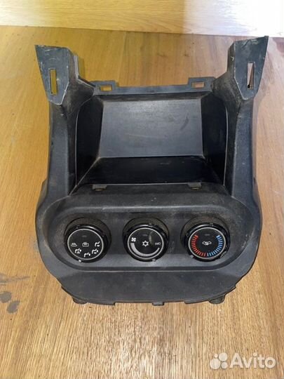 Блок управления климат контролем в сборе