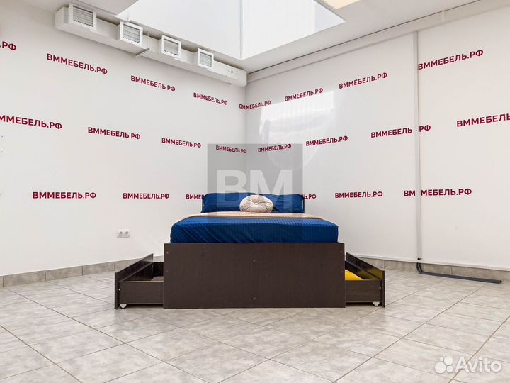 Кровать с ящиками с двух сторон