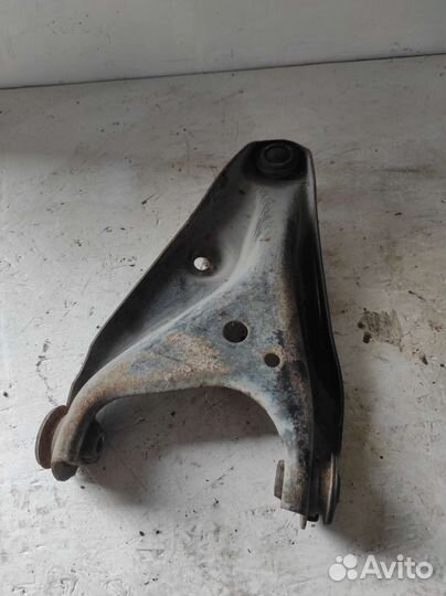 Рычаг передний правый Renault Sandero 1