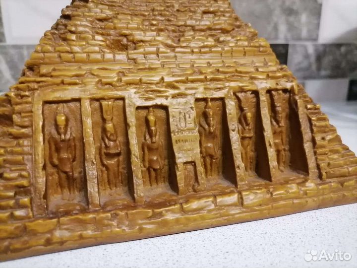 Пирамиды сувенирные