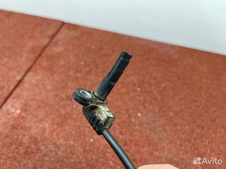 Датчик ABS передний правый Renault Duster