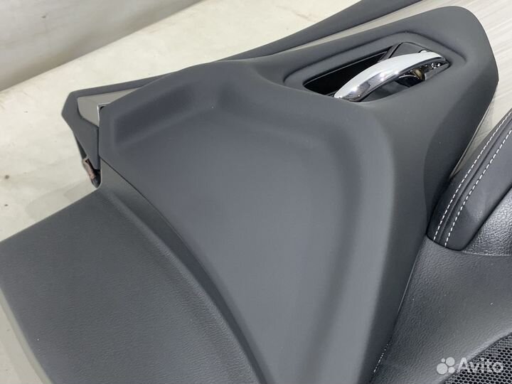 Обшивка двери Nissan Murano Z52