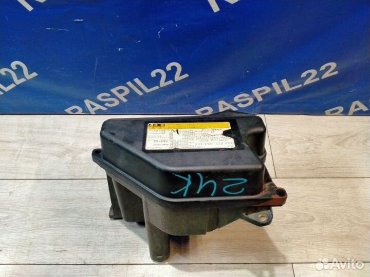 Корпус блока управления двс Toyota Mark I I JZX110