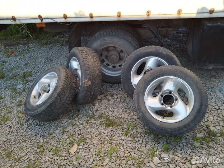 Emerald Greckster Gold 215/65 R16 и 215/65 R16