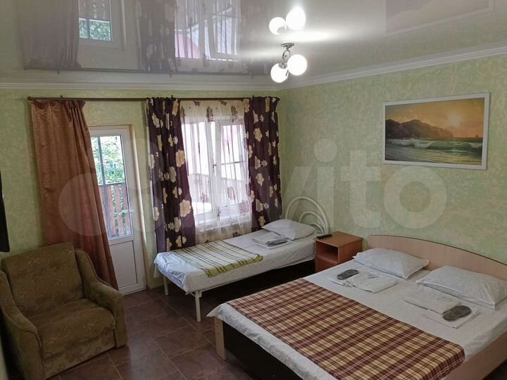 Комната 18 м² в 4-к., 2/2 эт.