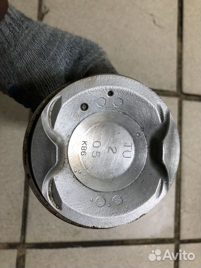 Шатун с поршнем Nissan X Trail T32 QR25 2.5