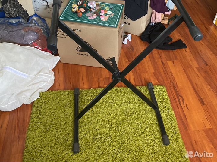 Подставка под синтезатор