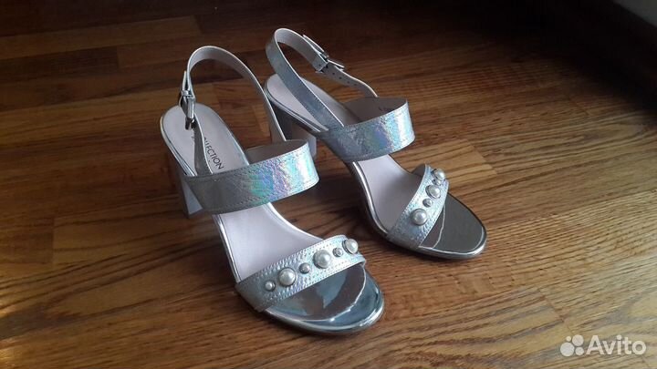 Босоножки 38 разм. Chester