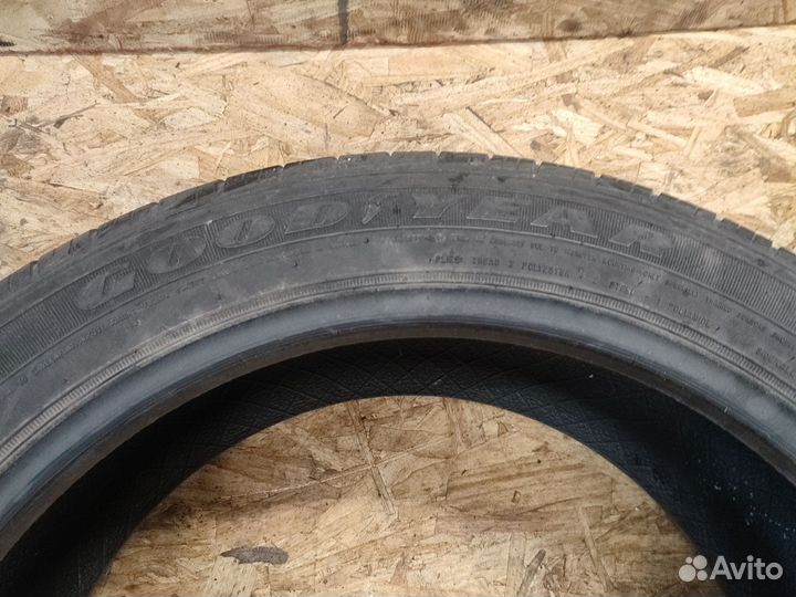 Goodyear Viva 3 235/45 R18 94V