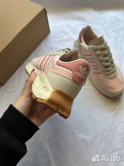 Кроссовки женские Adidas Retropy 36-41 Pink