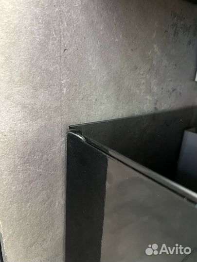 Тумба подвесная с фасадом из стекла Lacobel