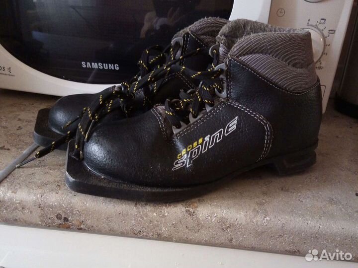 Лыжные ботинки