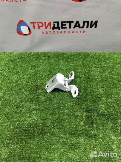 Петля двери задняя правая Renault Megane универсал