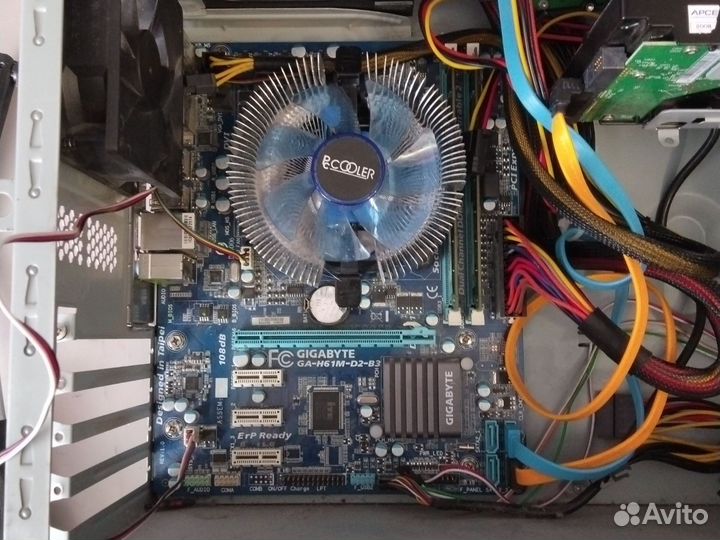 Материнская плата с процессором и памятью