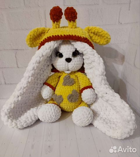 Зайка вязаный