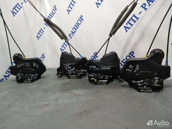 Замок двери Toyota Corolla E120 2003-2007