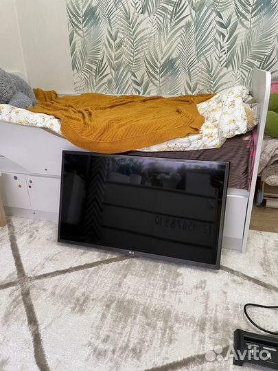 Телевизор 32 дюйма, LG 32LF652V