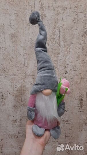 Игрушка гном