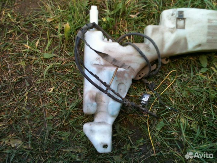 Бачок стеклоочистителей Форд Фокус 1 2004г