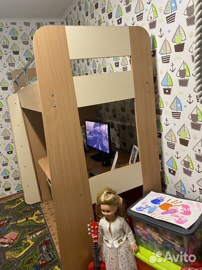 Двухъярусная кровать