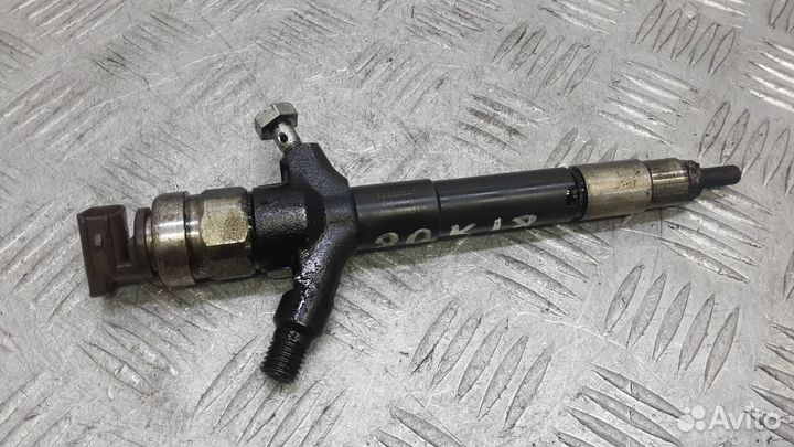 Форсунка топливная Mitsubishi L200 4 2010 1465A041