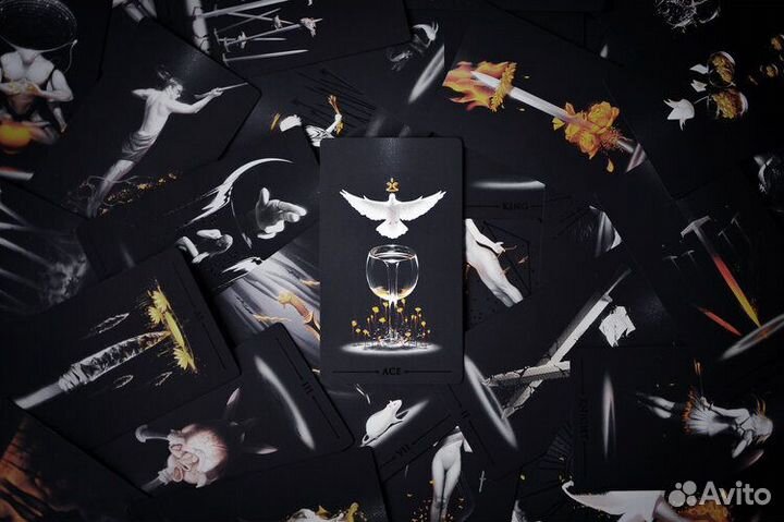 Спеццена True Black Tarot / Истинное Чёрное Таро