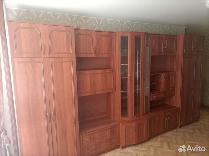 Стенка б/у. 220*400