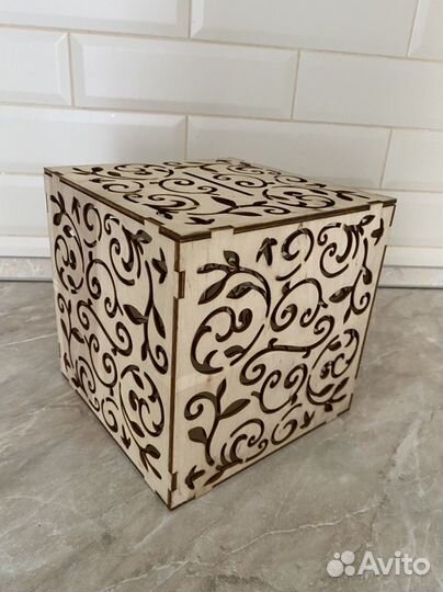 Деревянная коробочка под деньги