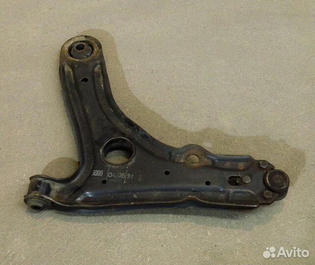 Рычаг передний правый VW Polo 3 / Golf 2