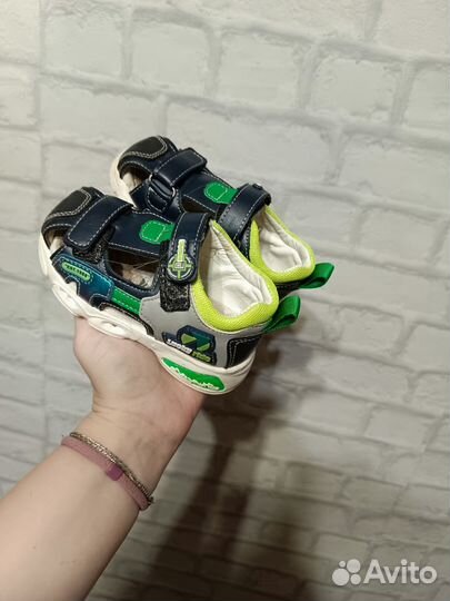 Детские сандали