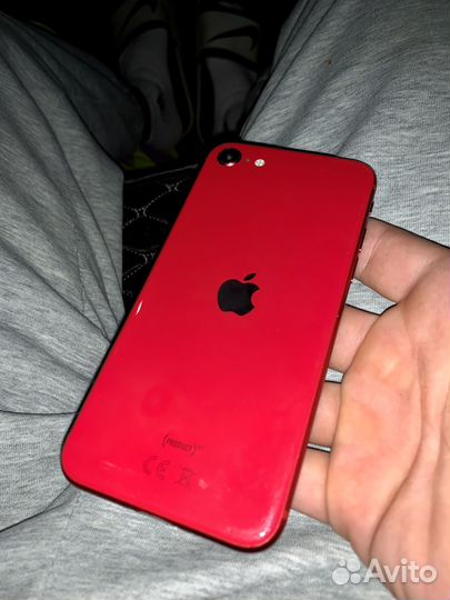 iPhone se 2020 64gb red