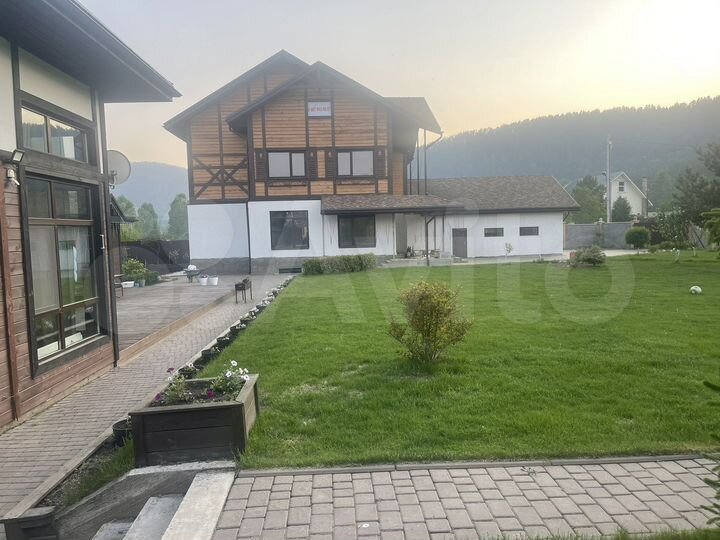 Коттедж 360 м² на участке 25 сот.