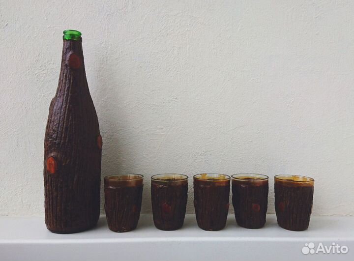 Бутылка и 5 стаканчиков