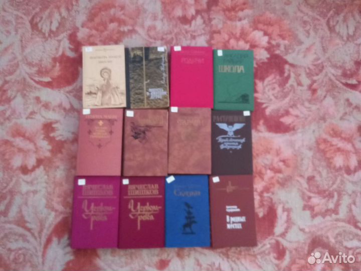 Книги в большом количестве