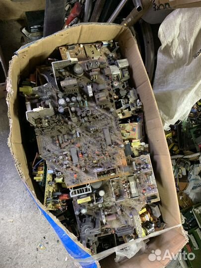 Платы, микросхемы с радиодеталями 100кг