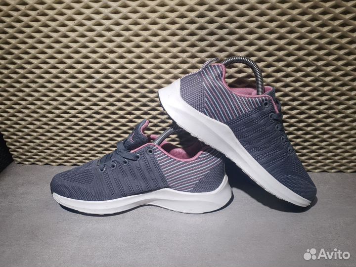 Кроссовки Nike размер 39