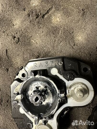 Mazda привод зеркального элемента